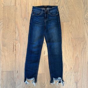 Judy Blue Dark Blue Jeans with Frayed Hem